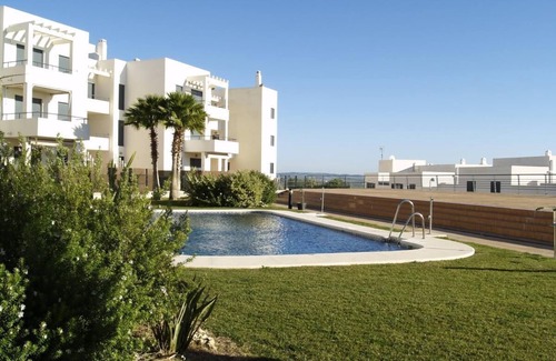 Conil de la Frontera City Center House | Casa Feliz - Modern terraced house with fantastic sea views and communal pool