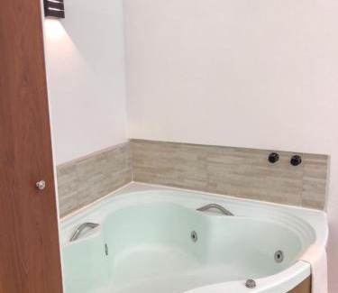 Porto da Lagoa House | Casa Figueira na Pedra - SPA Suites