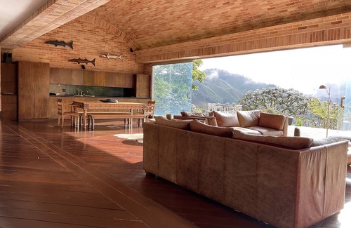 Retiro Villa | CASA FINCA BOSQUE DE FIZEBAD