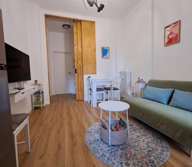 Parella Apartment | 'Casa Five' next to Metro