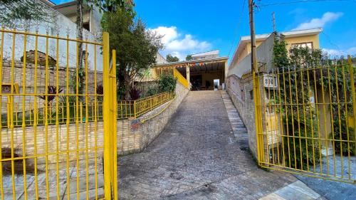 Jardim das Bandeiras House | Casa Fractal
