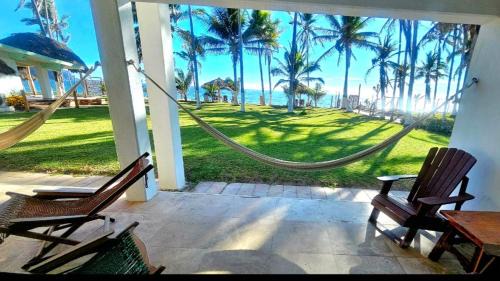 Barra de Navidad House | Casa frente al mar con playa privada Barra de Navidad