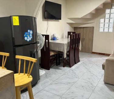 Manta House | Casa, fresco, privado y tranquilo AC WIFI