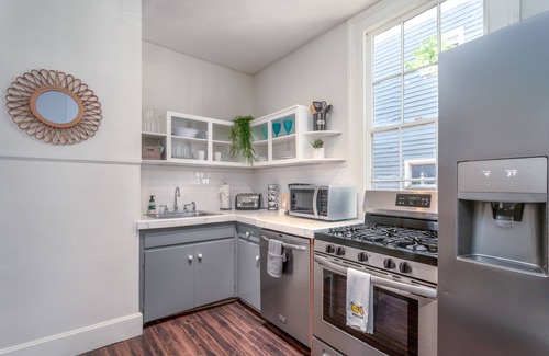 Cannonborough Elliotborough Apartment | Casa Fuego A - Old School Charm