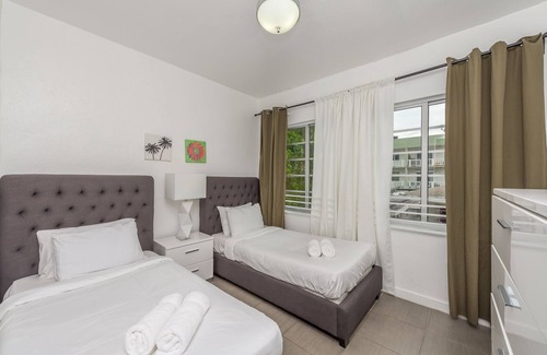 Flamingo/Lummus Apartment | Casa Gaby 4br/2ba With Pool
