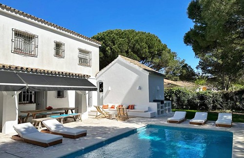 Cabo Roche Villa | Casa Gaston, lovely refurbished, beautiful garden, pool, quiet, close to beach