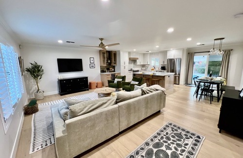 Peters View House | Casa Gia- Quiet Luxury Biltmore Area- Heated Pool