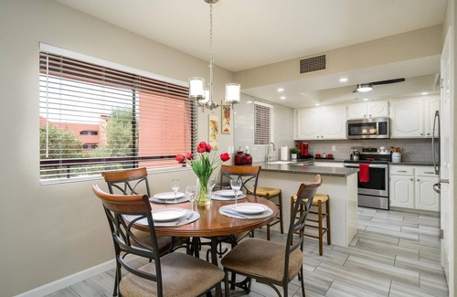 Paradise Valley Village Condo | CASA GIGI-Anasazi Village-Third Floor Quiet Cozy Condo
