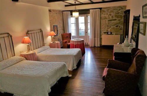 Puebla de Trives Bed & Breakfast | Casa Grande de Trives