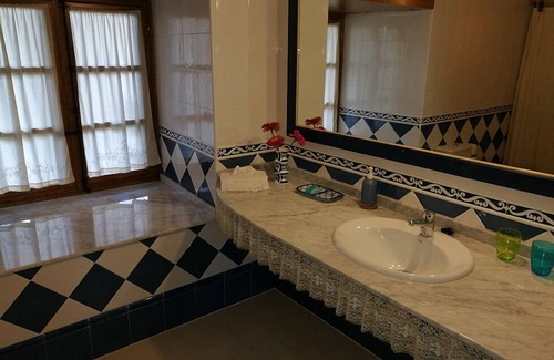 Puebla de Trives Bed & Breakfast | Casa Grande de Trives