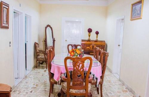 Salina Cruz House | Casa grande y privada, jardín & estacionamiento