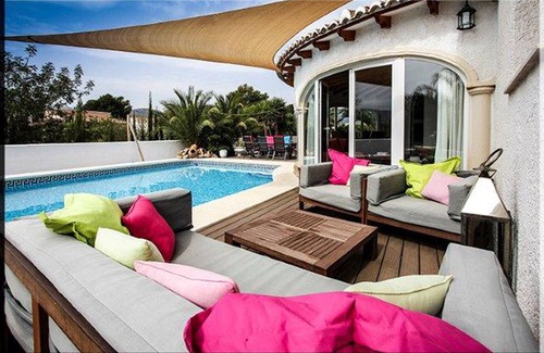 Jalon Villa | Casa Gusta, a beautiful villa with exceptional pool and palm garden!n