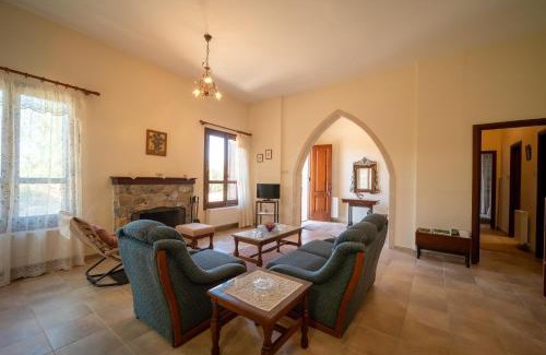 Vasa Koilaniou House | Casa Harmonia Traditional Stone House, Escape to Silence Soul and Serenity in Nature with 2 Bedrooms, Fireplace and Mountain Breeze