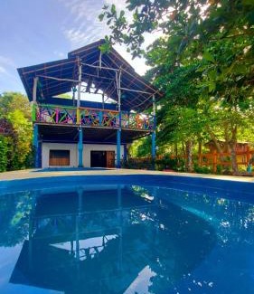 Capurgana House | Casa hostal playa coral