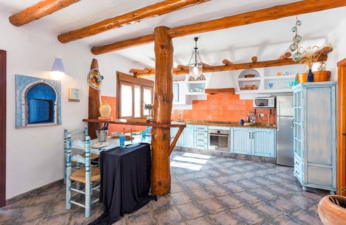 Conil de la Frontera House | Casa Ibicenca Conil, near beach, parking, garden, solarium, barbecue.