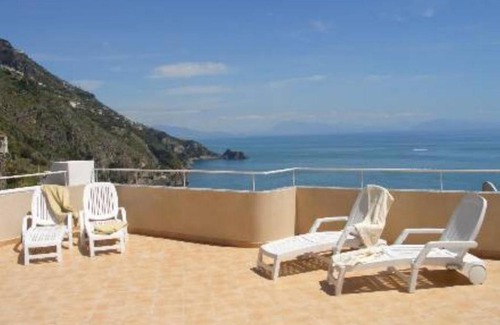 Praiano Apartment | Casa Ida with large garden