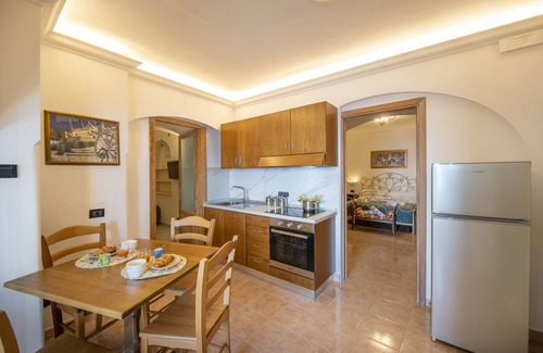 Praiano Ski Chalet | Casa Il Riccio - House with garden and breathtaking view