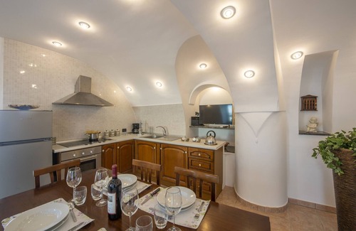 Praiano Ski Chalet | Casa Il Riccio - House with garden and breathtaking view