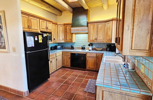 Arroyo Seco House | Casa Illuminada - panoramic views, clubhouse with indoor pool, tennis court