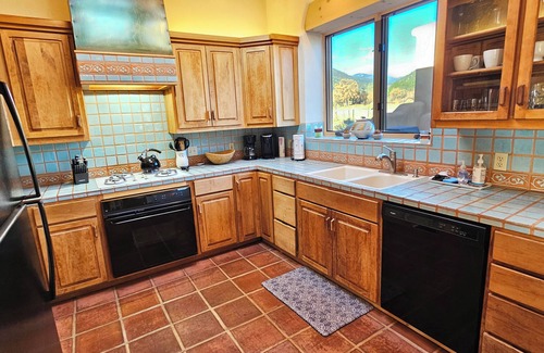 Arroyo Seco House | Casa Illuminada - panoramic views, clubhouse with indoor pool, tennis court