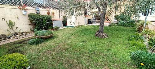 Piombino Apartment | Casa in giardino