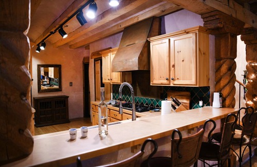 Valdez House | Casa in the Canyon - Mountain views, privacy and comfort
