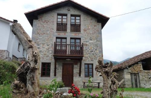 Narciandi House | CASA IRIS, tranquilidad a 5' de Cangas de Onís