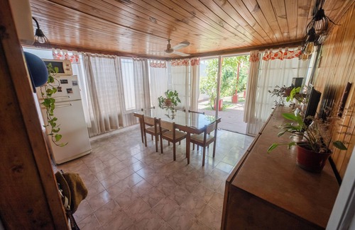 Godoy Cruz House | Casa Jade: Bright and warm home with swimming pool