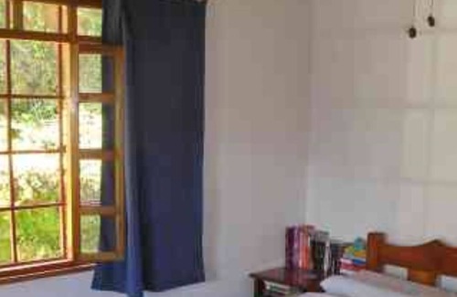 Baru House | Casa Jane in Alfombra / Tinamastes