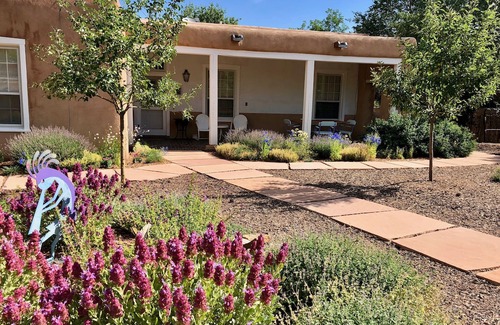 South Capitol House | Casa Jardín in the South Capital Area