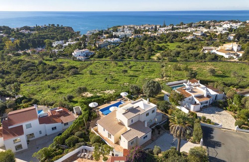 Areias Dos Moinhos Villa | Casa Jean - Private villa with sea view and heatable pool