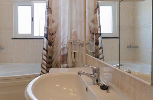 Olhos D'Agua Apartment | Casa João Bravo
