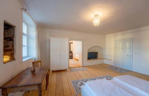 Sighisoara Apartment | Casa Josef Bacon - La Strada -