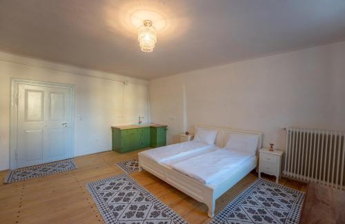 Sighisoara Apartment | Casa Josef Bacon - La Strada -
