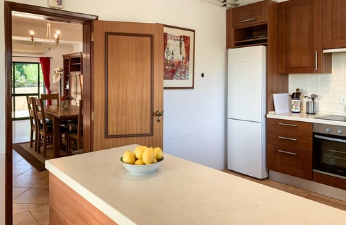 Quelfes Villa | Casa Josephine by Portucasa