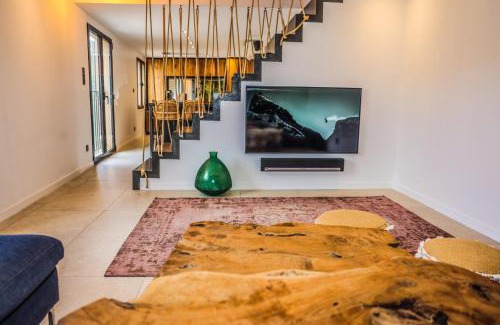 Saint-Tropez City Centre Apartment | CASA JUNGLE ! Superb duplex apartment, Place des LICES !