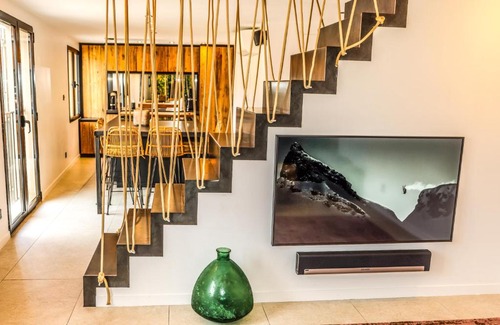Saint-Tropez City Centre Apartment | CASA JUNGLE ! Superb duplex apartment, Place des LICES !