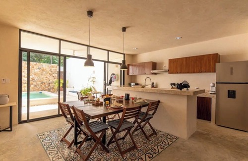 Zona Paseo Montejo House | Casa Kaab Style and Comfort. Paseo de Montejo