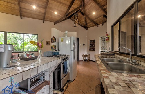 Cocles Ski Chalet | Casa Koda Jungle & Beachfront Home