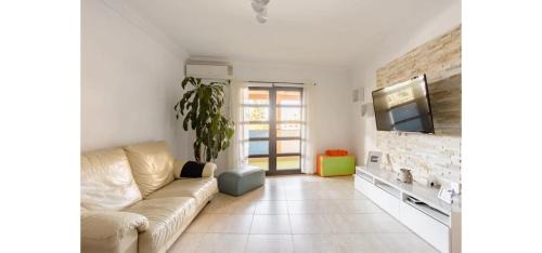 Adeje Apartment | Casa Krisma, Fabulous Modern Spacious 2 bedrooms apartment, Remote Work, Fast WIFI, Parking and AC
