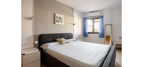 Adeje Apartment | Casa Krisma, Fabulous Modern Spacious 2 bedrooms apartment, Remote Work, Fast WIFI, Parking and AC
