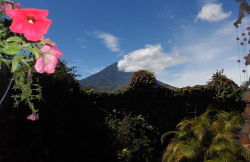 Antigua Guatemala Bed & Breakfast | Casa Landivar Hotel