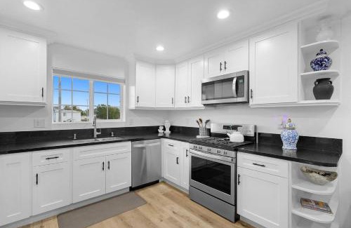 Los Angeles House | Casa Lanzit - End Of Summer Sale! 40 Off!