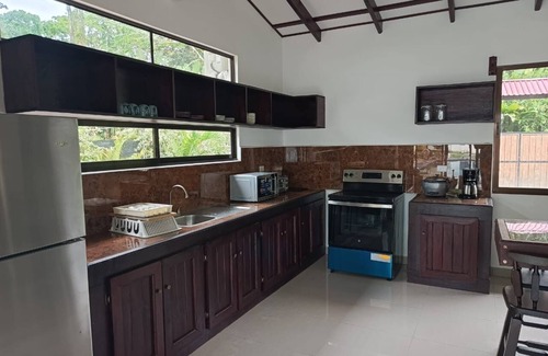 Cahuita House | Casa Lassie, private pool, high speed Wifi