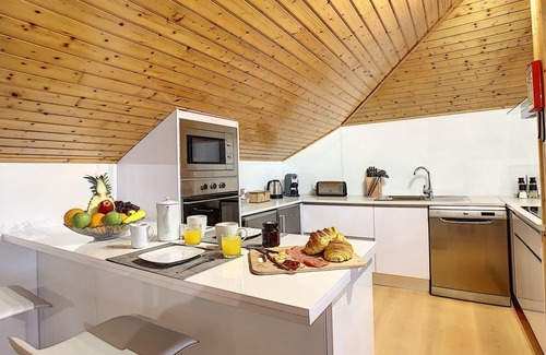 Sao Jorge House | Casa Leão de Ouro by LovelyStay