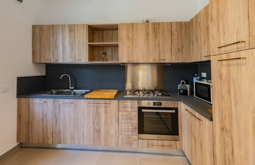 Pescara Apartment | Casa Leda - Modern Apartment near Seafront with Parking!
