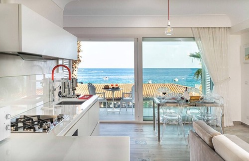 Letojanni Apartment | Casa Leontina – Taormina Area