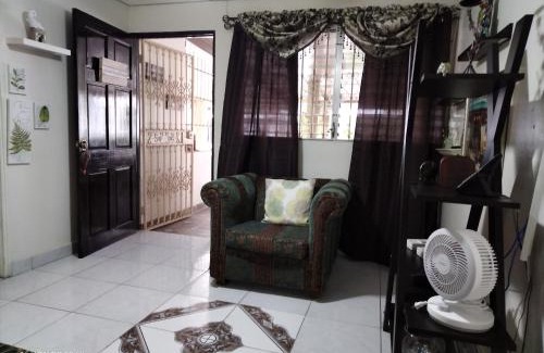 Tumba Vieja Apartment | Casa Lilia Airport
