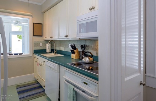 Downtown House | Casa Loca- 3 bedroom | 2.5 bath | sleeps up to 8 with private pool
