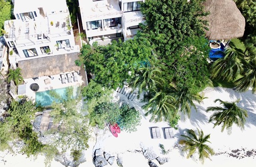 Isla Mujeres House | Casa Lola 7BR Stunning Luxury Beachfront